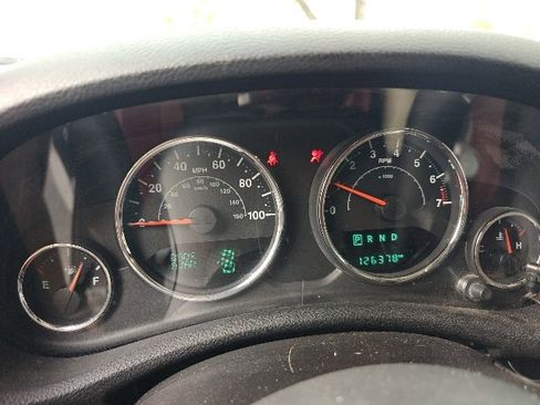 Used 2016 Jeep Wrangler Unlimited Rubicon w/ Connectivity Group image 10