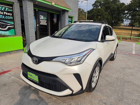 Used 2020 Toyota C-HR LE FWD image 3