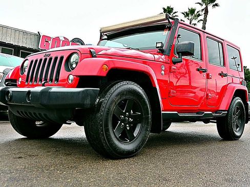 Used 2015 Jeep Wrangler Unlimited Sahara image 1