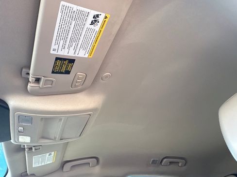 Used 2020 Ford Escape Titanium image 30