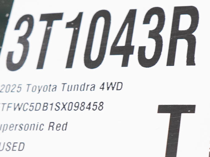 Used 2025 Toyota Tundra Limited AWD/4WD image 32