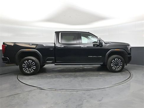 Used 2024 GMC Sierra 3500 Denali Ultimate image 2