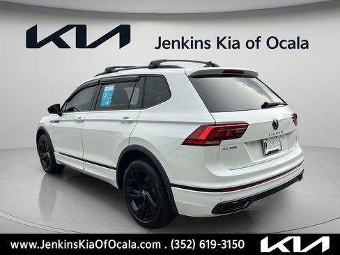 Used 2024 Volkswagen Tiguan SE R-Line FWD image 5