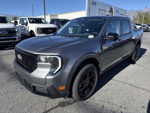 New 2026 Ford Maverick Lariat w/ Black Appearance Package image 3