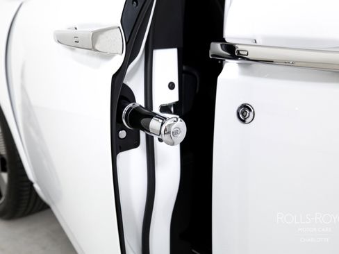 Certified 2023 Rolls-Royce Phantom Sedan w/ The Phantom Package image 32