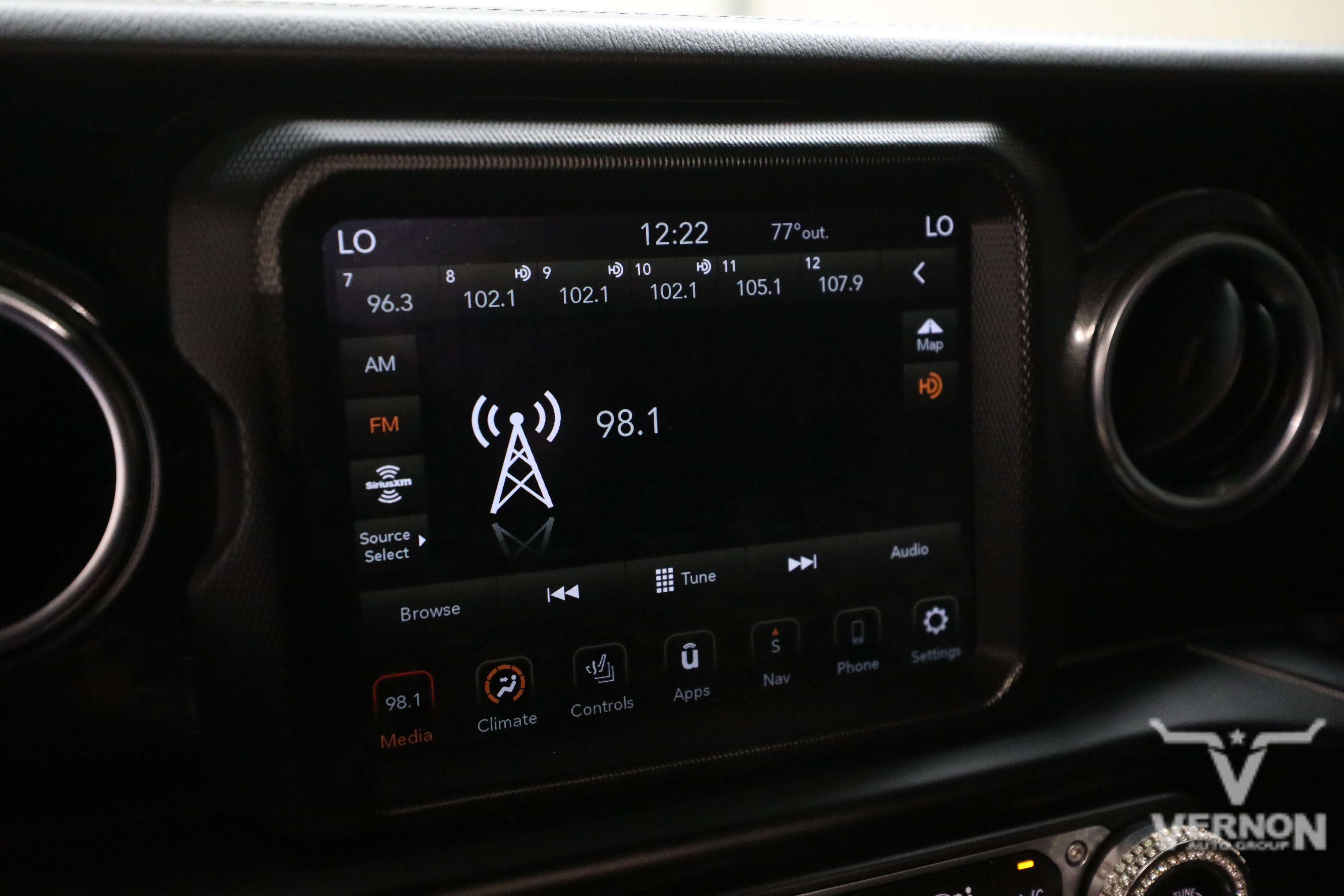 Used 2020 Jeep Wrangler Unlimited Sahara AWD/4WD image 25