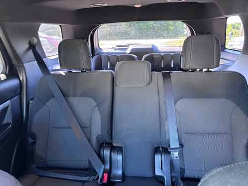 Used 2017 Ford Explorer XLT AWD/4WD image 14