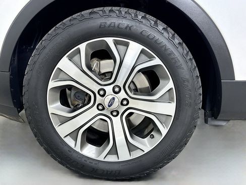 Used 2018 Ford Explorer Platinum image 31