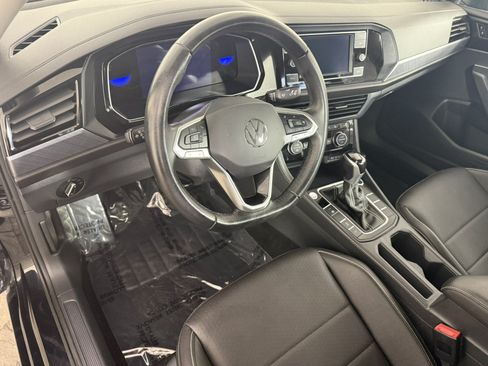 Used 2023 Volkswagen Jetta SE w/ Panoramic Sunroof Package FWD image 15