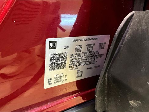 Used 2025 Chevrolet Trax LT FWD image 19