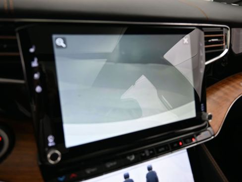 Used 2024 Jeep Grand Wagoneer Series III image 20