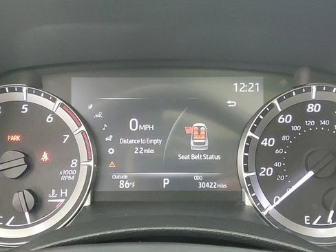 Used 2023 Toyota Highlander XLE image 29