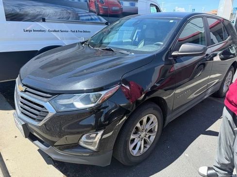 Used 2020 Chevrolet Equinox LS FWD image 1
