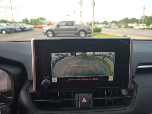 Used 2023 Toyota RAV4 LE image 17