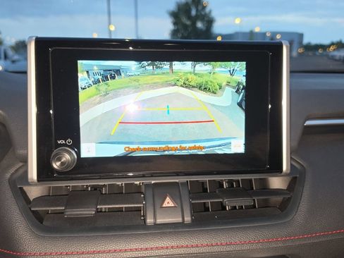 Used 2025 Toyota RAV4 SE AWD/4WD image 29
