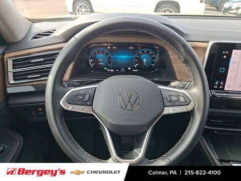 Used 2025 Volkswagen Atlas SE AWD/4WD image 23