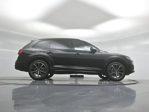 Used 2022 Audi Q7 3.0T Premium Plus w/ Premium Plus Package AWD/4WD image 48