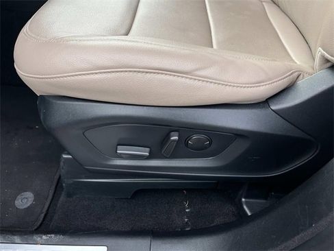 Used 2024 Ford Explorer Limited image 30