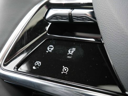 Used 2026 Cadillac Lyriq Premium Luxury w/ LPO, Floor Liner Package AWD/4WD image 25