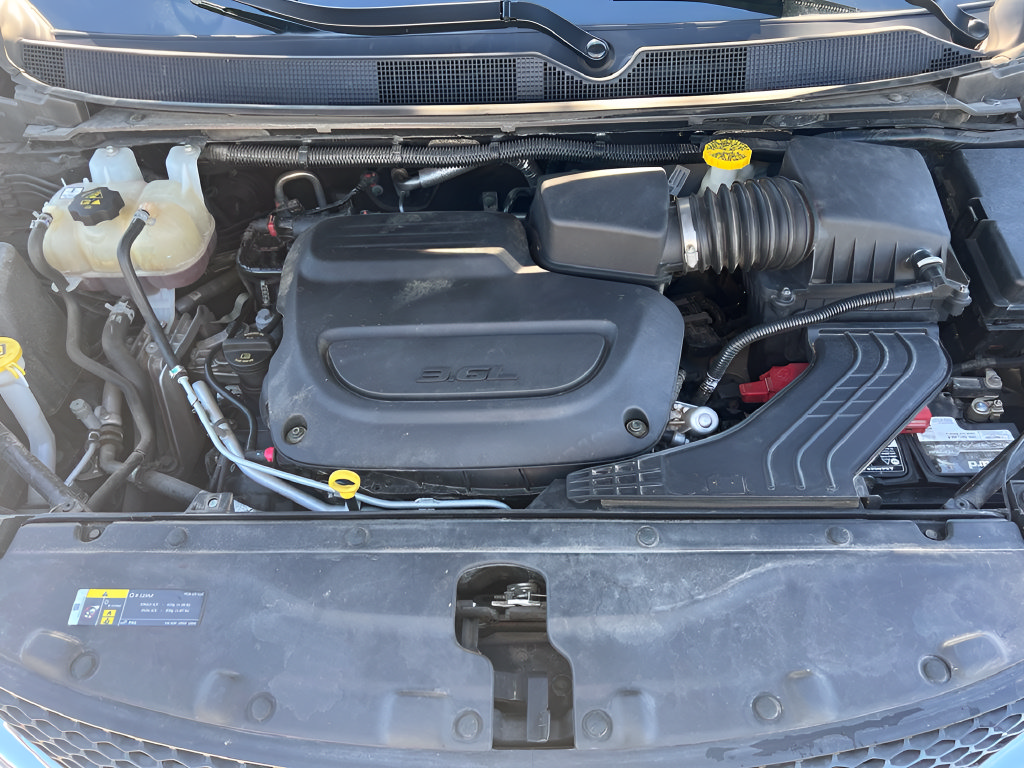 Used 2020 Chrysler Pacifica Touring-L Plus FWD image 9