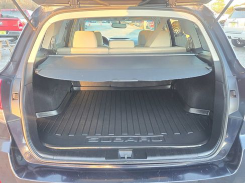 Used 2012 Subaru Outback 2.5i Premium image 11