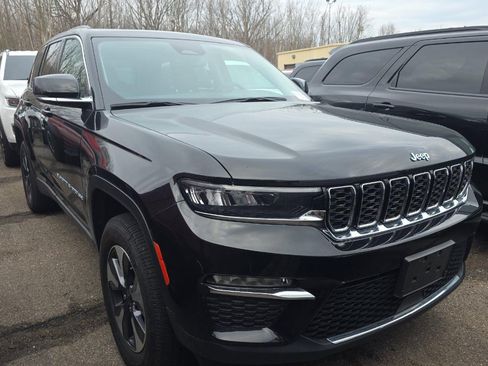 Used 2023 Jeep Grand Cherokee 4WD 4xe image 2