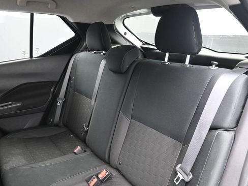 Used 2024 Nissan Kicks SV image 14