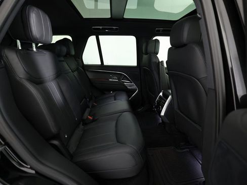Used 2024 Land Rover Range Rover SE image 11