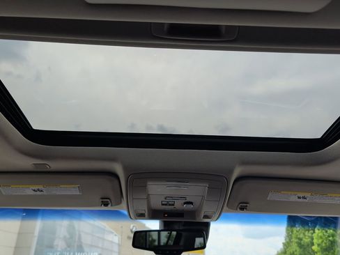 Used 2019 Chevrolet Suburban Premier AWD/4WD image 17