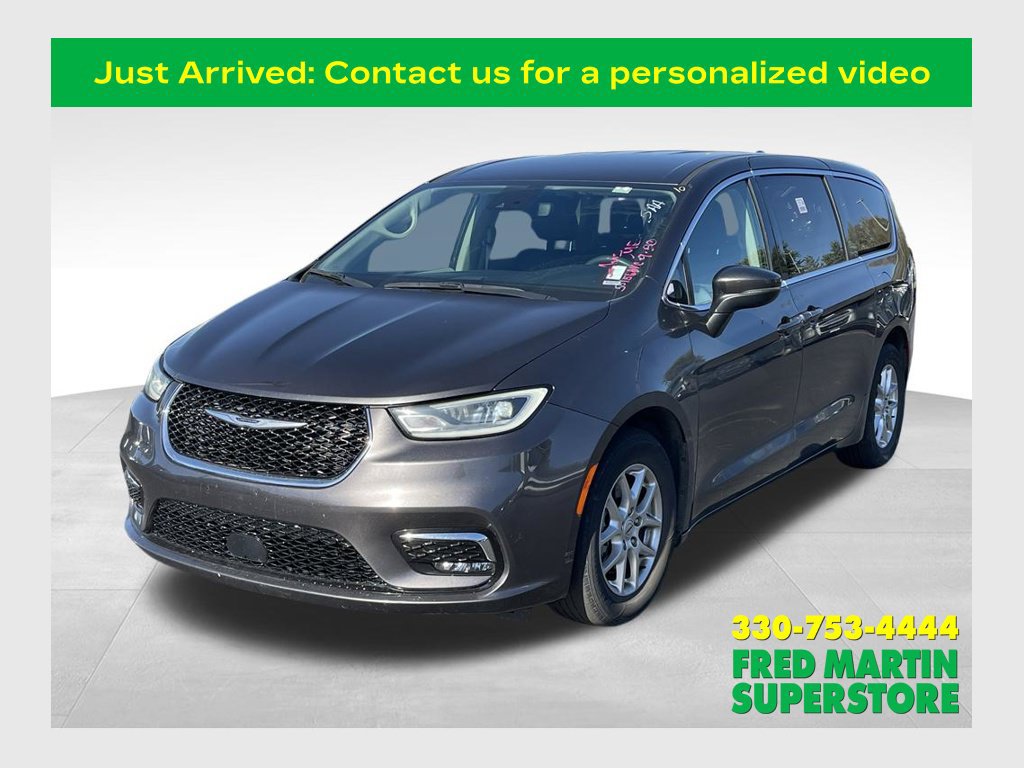 Used 2023 Chrysler Pacifica Touring-L FWD image 1