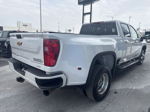 Used 2022 Chevrolet Silverado 3500 High Country w/ Safety Package II image 4