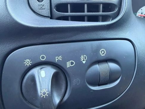 Used 2000 Ford F150 Lightning RWD image 24
