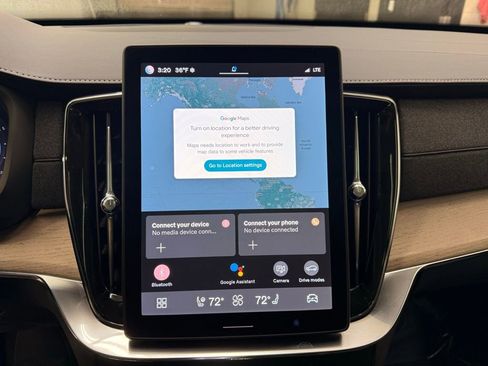 Used 2025 Volvo XC90 B6 Plus image 16