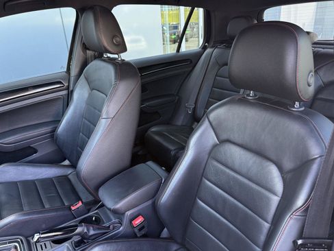Used 2017 Volkswagen GTI SE FWD image 13