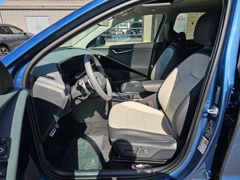 New 2026 Kia Niro SX Touring FWD image 18