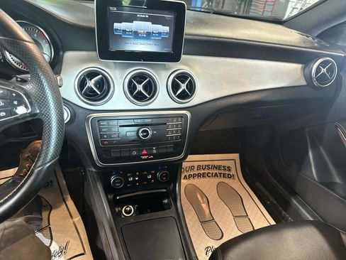 Used 2015 Mercedes-Benz CLA 250 image 24