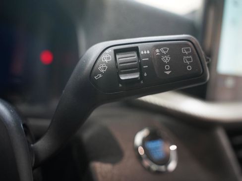 Used 2025 Ford Explorer Platinum RWD image 15