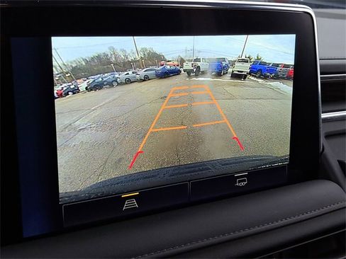 Used 2024 Chevrolet Suburban LT image 14