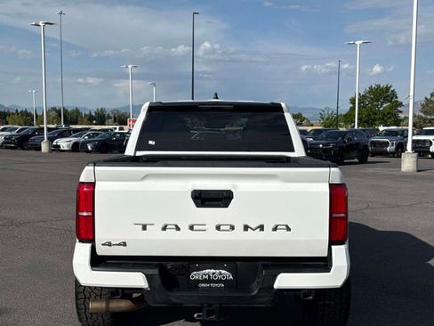 Used 2024 Toyota Tacoma SR5 AWD/4WD image 4
