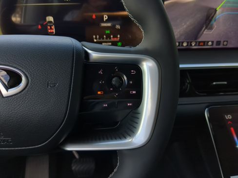 New 2026 INFINITI QX80 Luxe w/ Cargo Package image 30