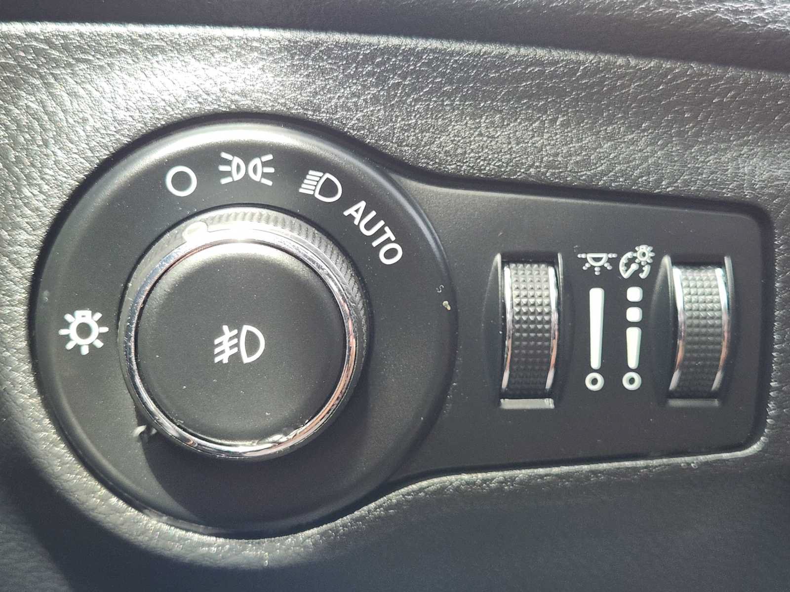 Used 2018 Jeep Compass Latitude FWD image 22