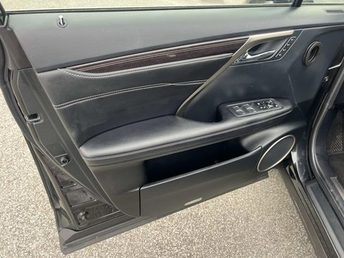 Used 2022 Lexus RX 350L Luxury w/ Accessory Package (Z1) image 10