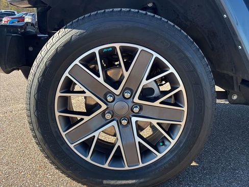 Used 2022 Jeep Wrangler Unlimited Sahara image 10