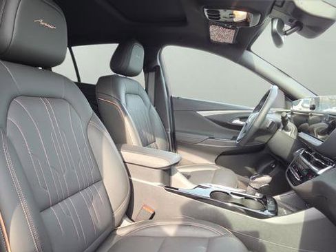Used 2025 Buick Envista Avenir image 16