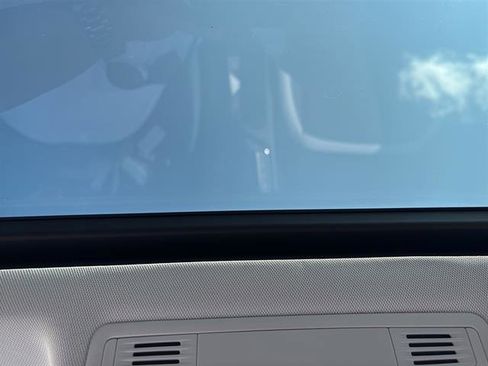 New 2025 Volkswagen Taos SE image 23