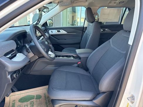 New 2026 Ford Explorer Active AWD/4WD image 15