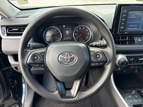 Used 2022 Toyota RAV4 XLE w/ Convenience Package FWD image 15