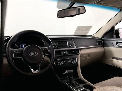 Used 2016 Kia Optima LX w/ LX Convenience Package FWD image 2