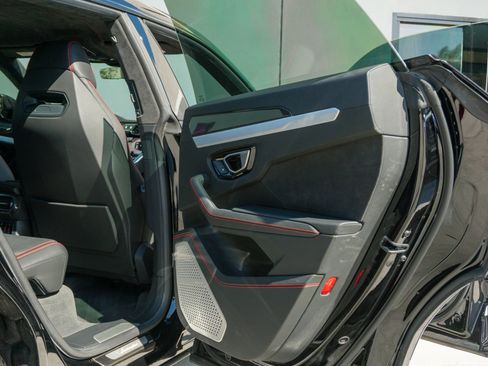 Used 2020 Lamborghini Urus image 56