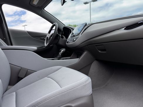 Used 2025 Chevrolet Malibu LT FWD image 33